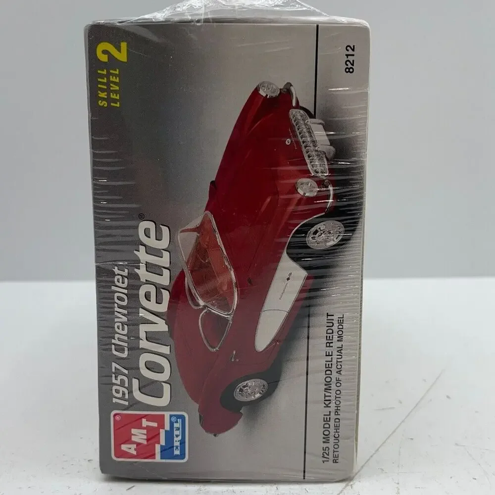 AMT 1957 Chevrolet Corvette Model Car Kit 1/25 Scale #8212 VTG 1996 New Sealed